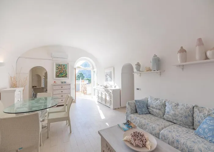 Center Holidays * カプリ